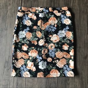 FLORAL BODYCON SKIRT